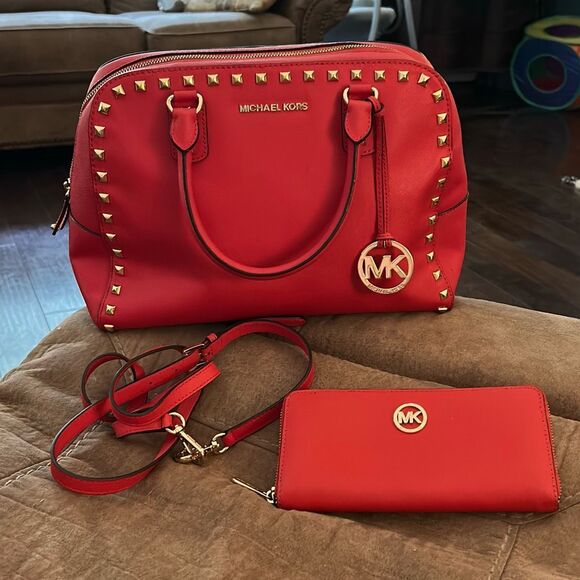 Michael Kors studded Satchel with Matching Wallet & Original Strap - Picture 1 of 9